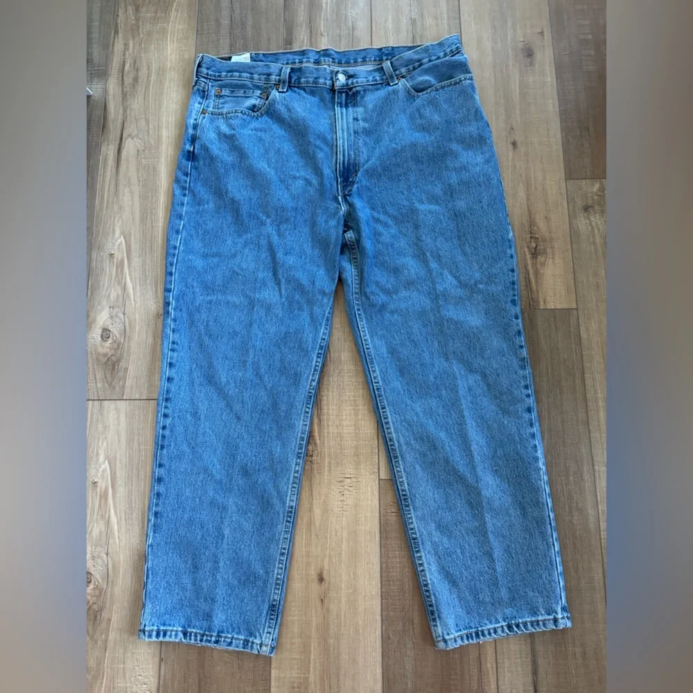 Levis men’s 550 blue jeans size W42 L30